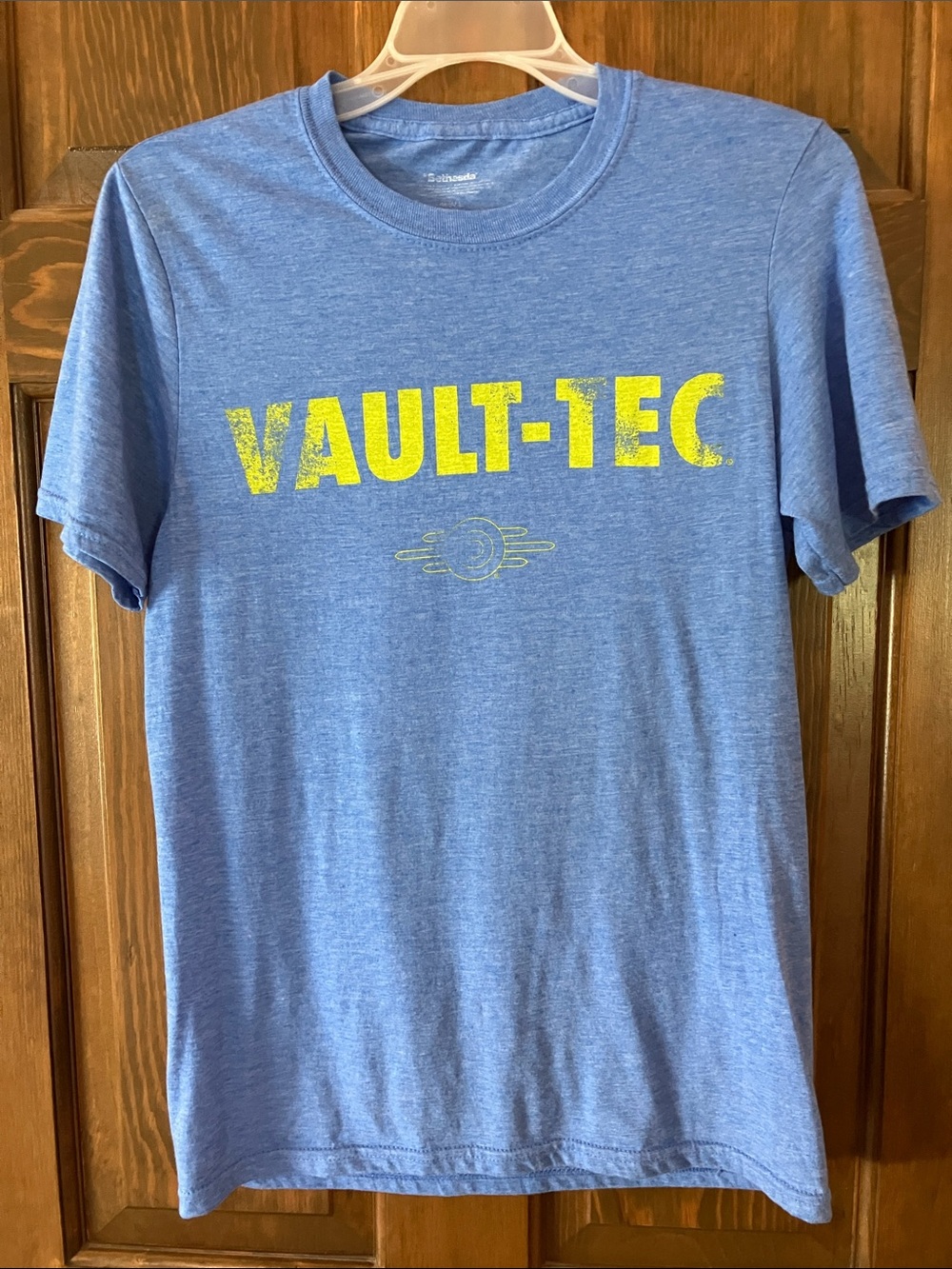Fallout 4 VAULT-TEC Graphic Tee in Heather Blue, men’s small